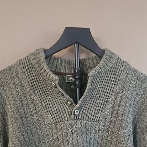 Eddie Bauer Men's Heathered Gray Crewneck Sweater